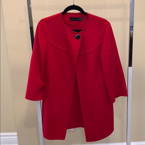 Elegant red jacket. - Picture 1 of 2